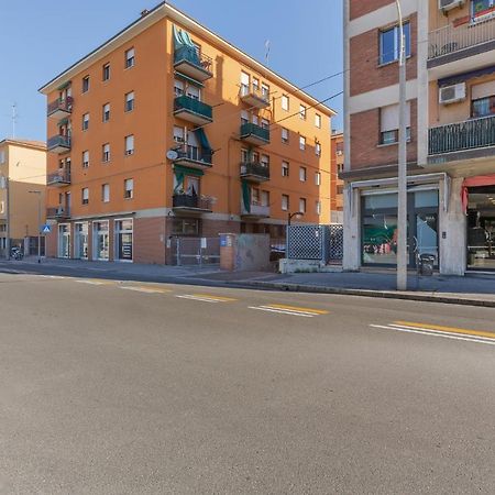 San Donato Fiere Essential Apartment W/Parking Bologna Eksteriør billede